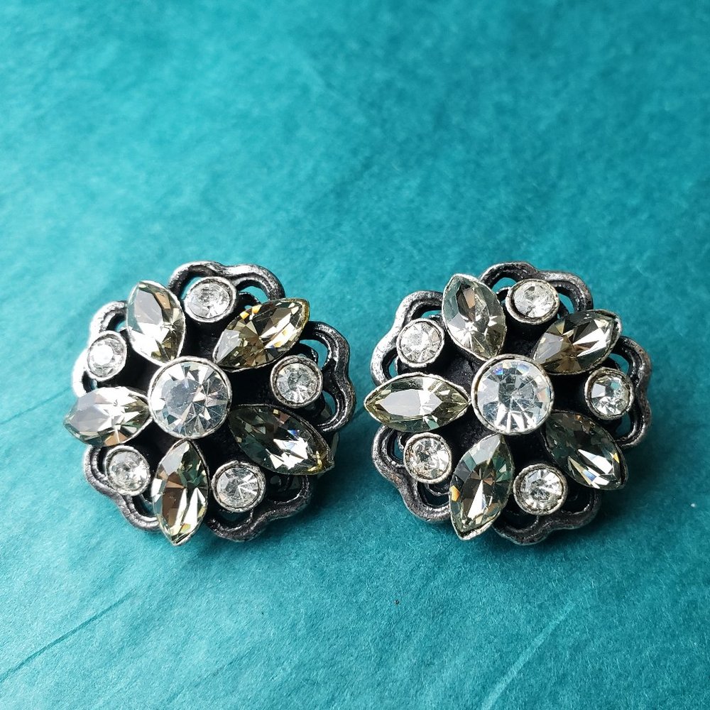 2/15$ Vintage signed Tanner flower floral rhinestone earrings